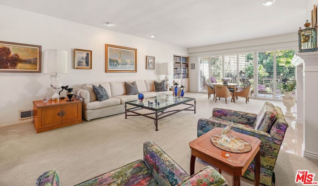 9337 Sawyer St, Los Angeles CA  90035-4101 exterior