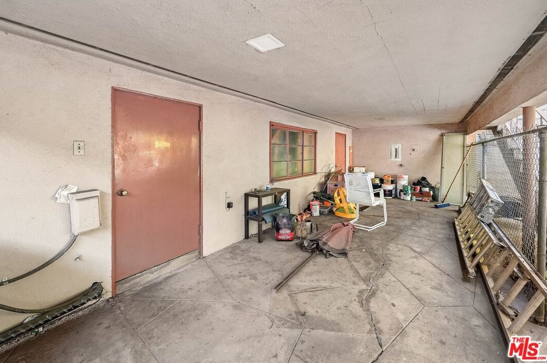 9337 Sawyer St, Los Angeles CA  90035-4101 exterior