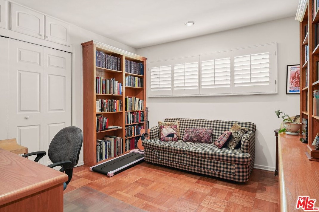 9337 Sawyer St, Los Angeles CA  90035-4101 exterior