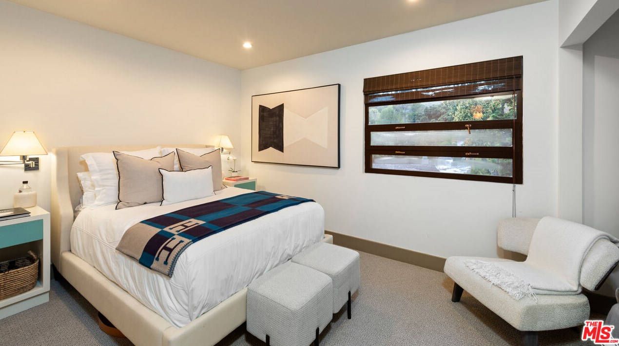 9823 Wanda Park Dr, Beverly Hills CA  90210-1431 exterior