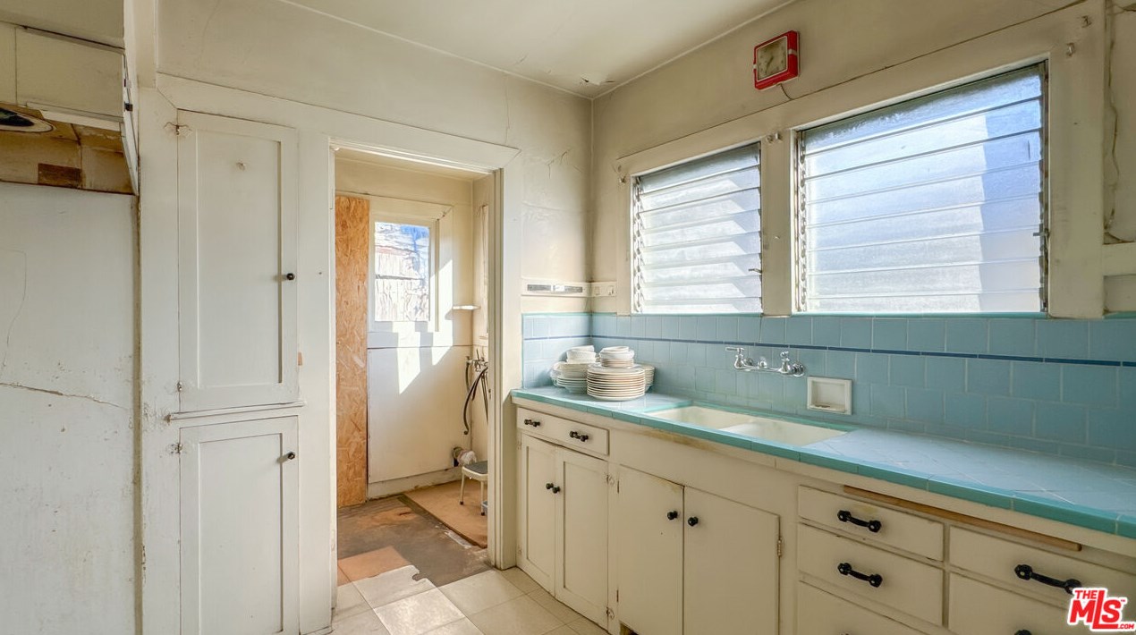 2612 Johnston St, Los Angeles CA  90031-2727 exterior