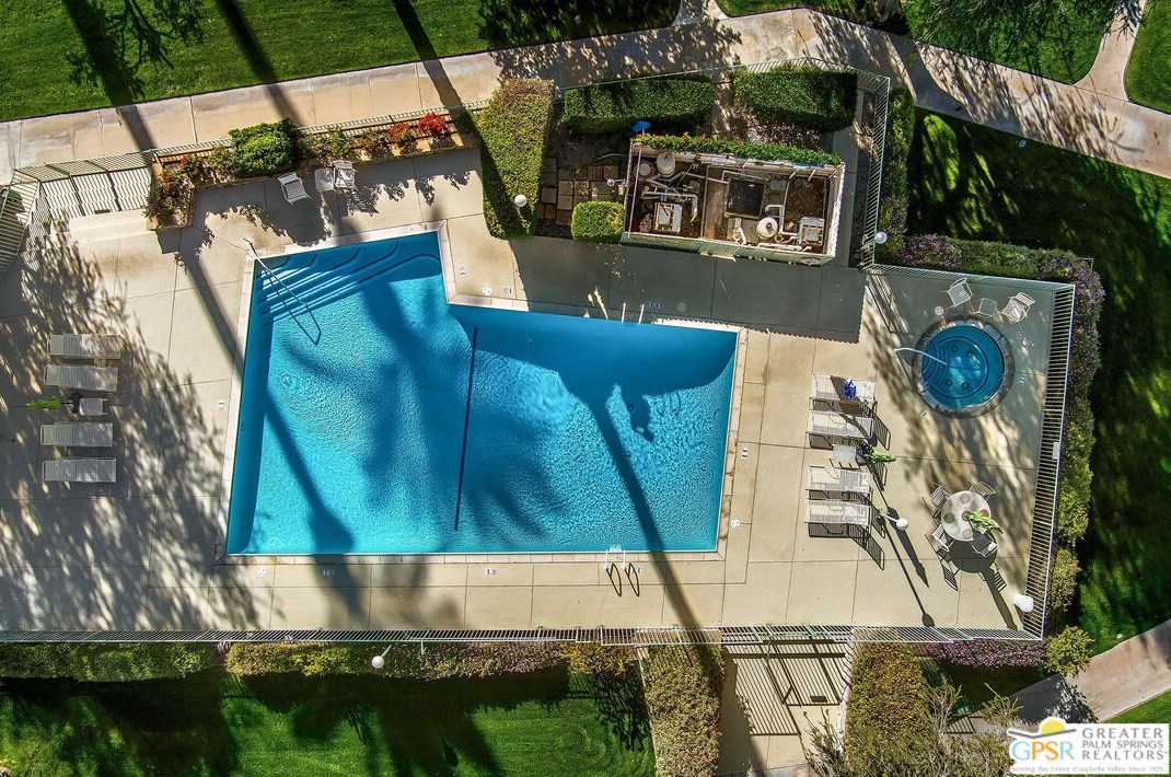 70417 Los Pueblos Way, Rancho Mirage CA  92270-2415 exterior