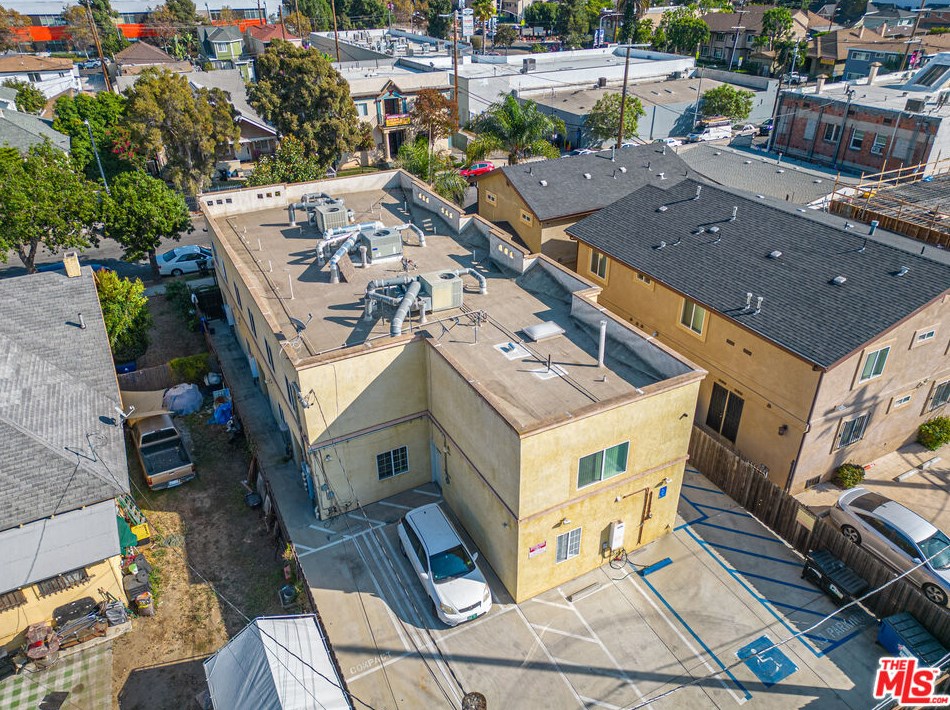 3105 Walton Ave, Los Angeles CA  90037-4206 exterior