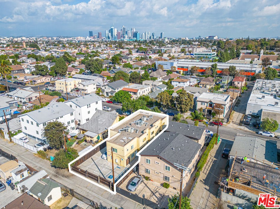 3105 Walton Ave, Los Angeles CA  90037-4206 exterior