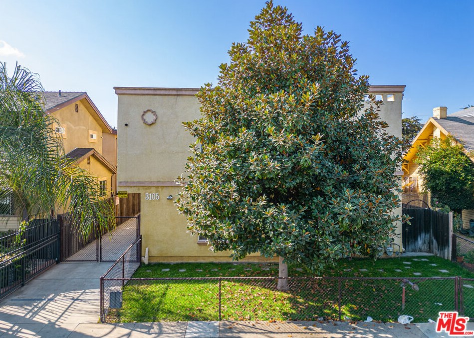 3105 Walton Ave, Los Angeles CA  90037-4206 exterior
