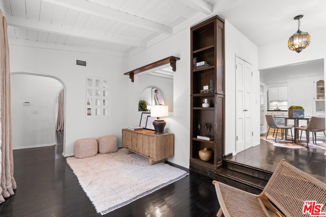 410 Harper Ave, Los Angeles CA  90048-2221 exterior
