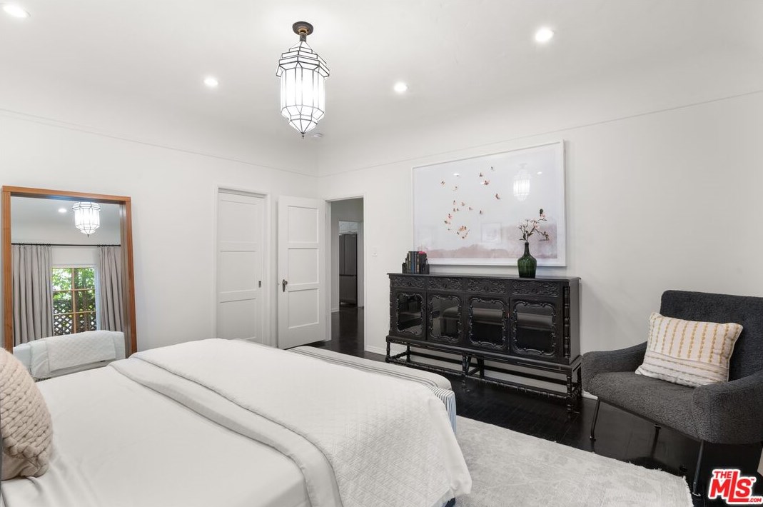 410 Harper Ave, Los Angeles CA  90048-2221 exterior