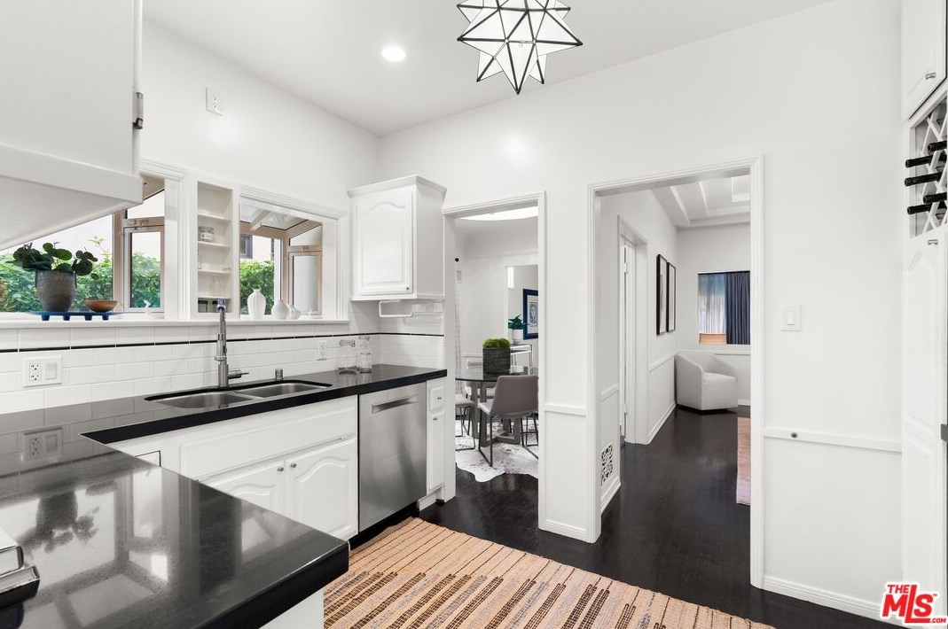 410 Harper Ave, Los Angeles CA  90048-2221 exterior