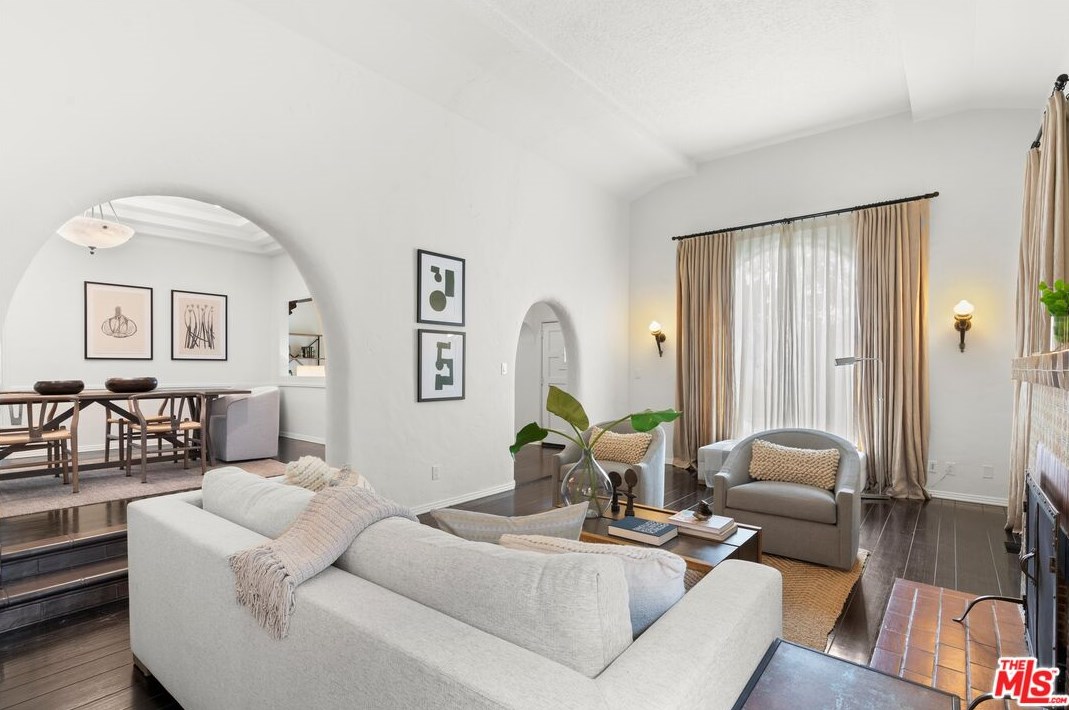 410 Harper Ave, Los Angeles CA  90048-2221 exterior