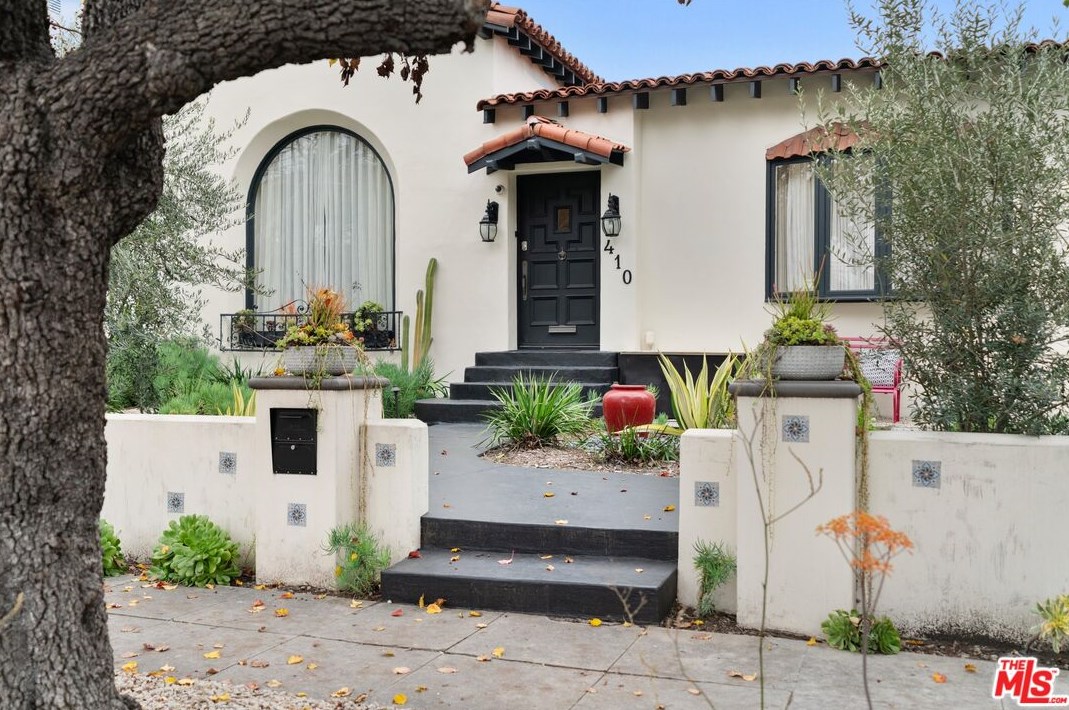 410 Harper Ave, Los Angeles CA  90048-2221 exterior