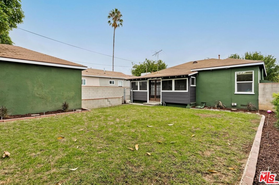 11455 Segrell Way, Los Angeles CA  90230-5357 exterior