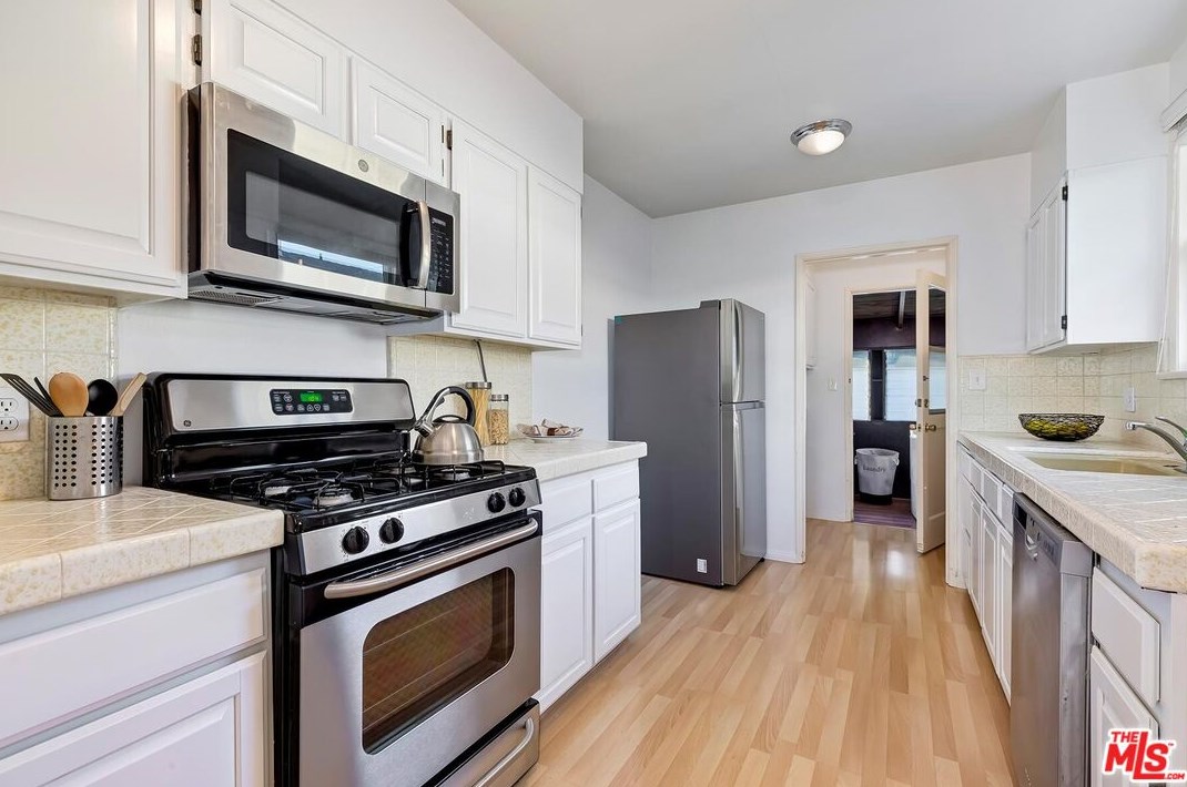 11455 Segrell Way, Los Angeles CA  90230-5357 exterior