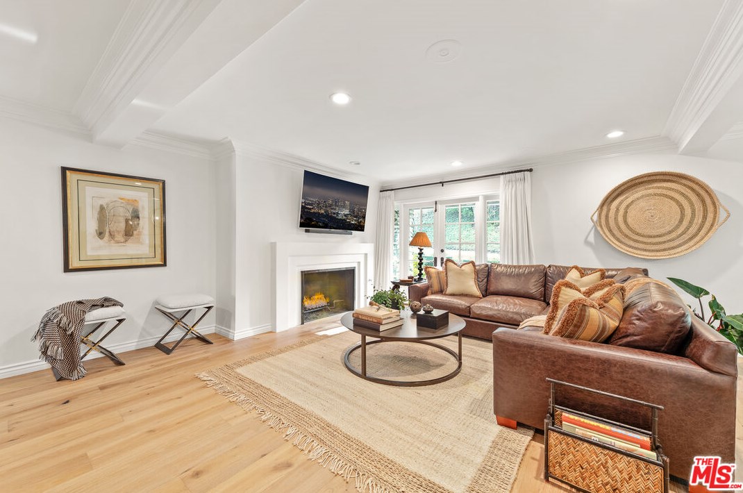 3668 Twin Lake Rdg, Thousand Oaks CA  91361-3927 exterior