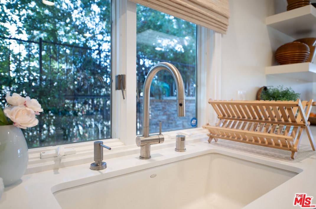 3668 Twin Lake Rdg, Thousand Oaks CA  91361-3927 exterior