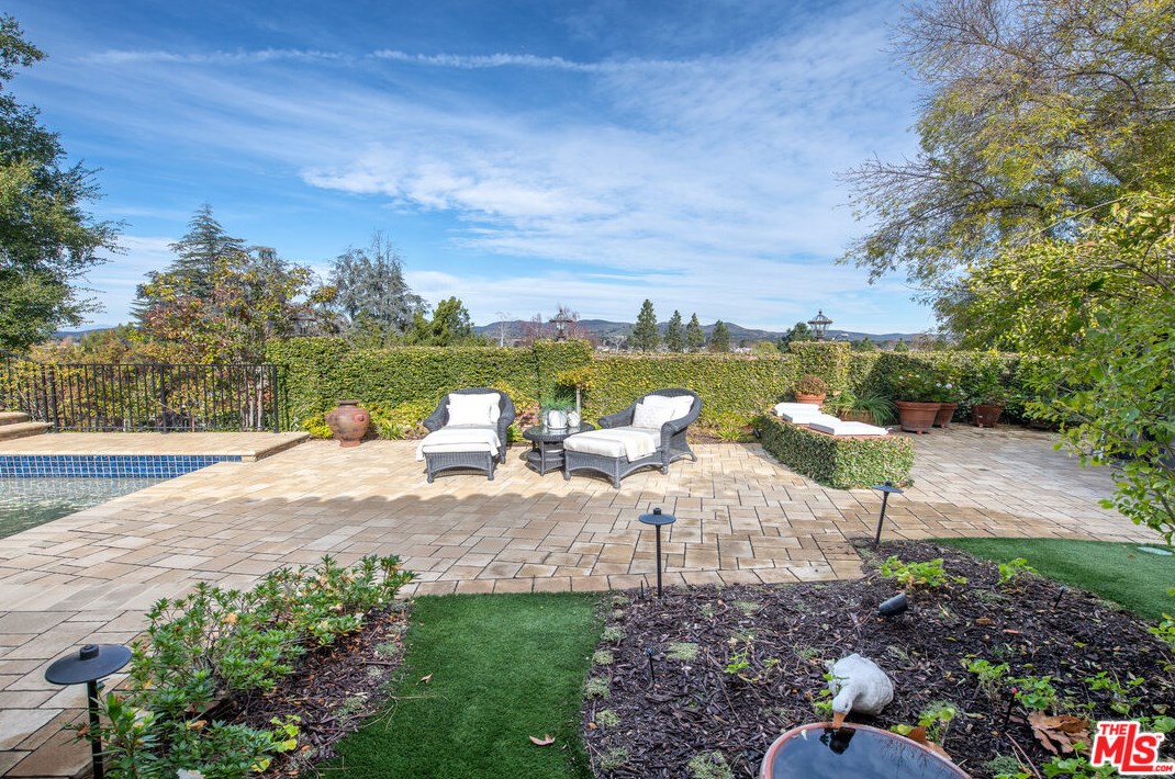 3668 Twin Lake Rdg, Thousand Oaks CA  91361-3927 exterior