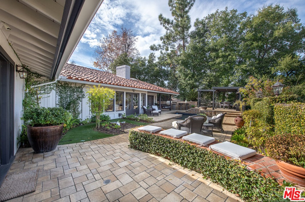 3668 Twin Lake Rdg, Thousand Oaks CA  91361-3927 exterior