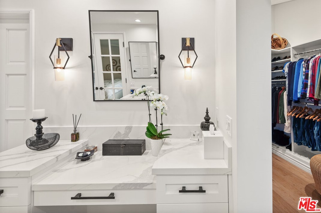 3668 Twin Lake Rdg, Thousand Oaks CA  91361-3927 exterior