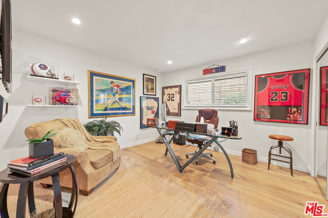 3668 Twin Lake Rdg, Thousand Oaks CA  91361-3927 exterior