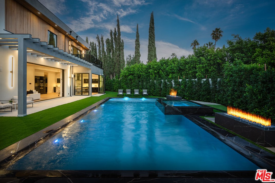 6312 Mirror Lake Dr, Los Angeles CA  90068-1636 exterior