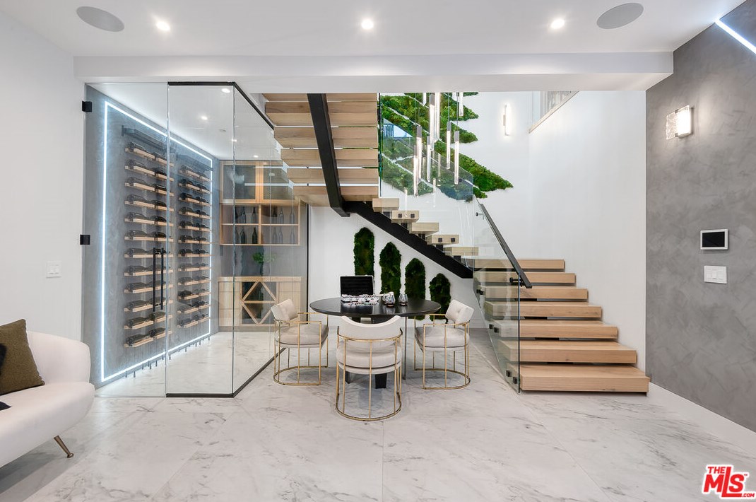 6312 Mirror Lake Dr, Los Angeles CA  90068-1636 exterior