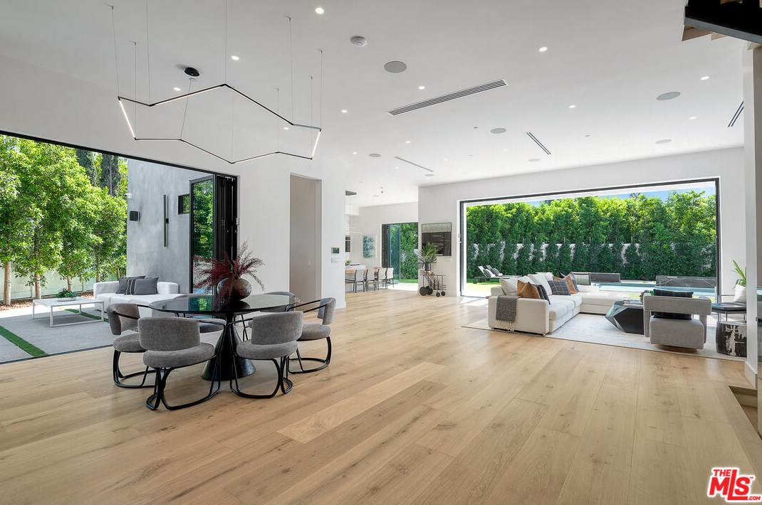 6312 Mirror Lake Dr, Los Angeles CA  90068-1636 exterior