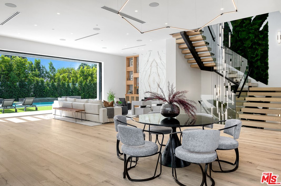 6312 Mirror Lake Dr, Los Angeles CA  90068-1636 exterior