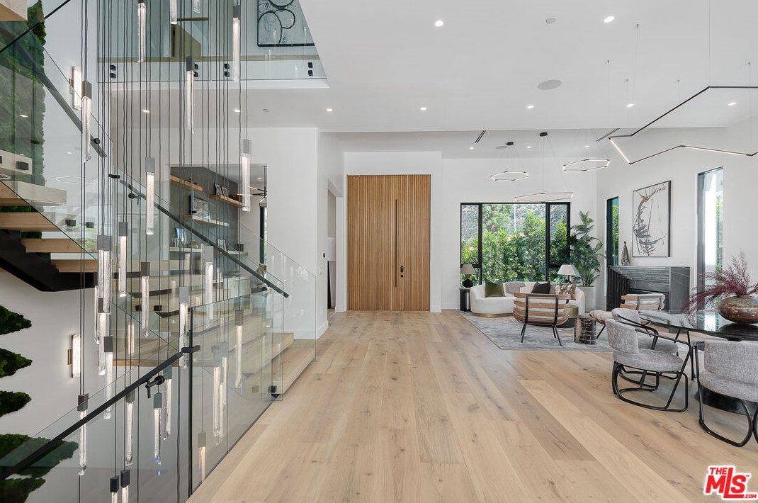 6312 Mirror Lake Dr, Los Angeles CA  90068-1636 exterior