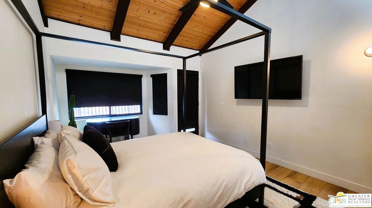 1125 Big Bear Blvd, Big Bear City CA  92314-9277 exterior