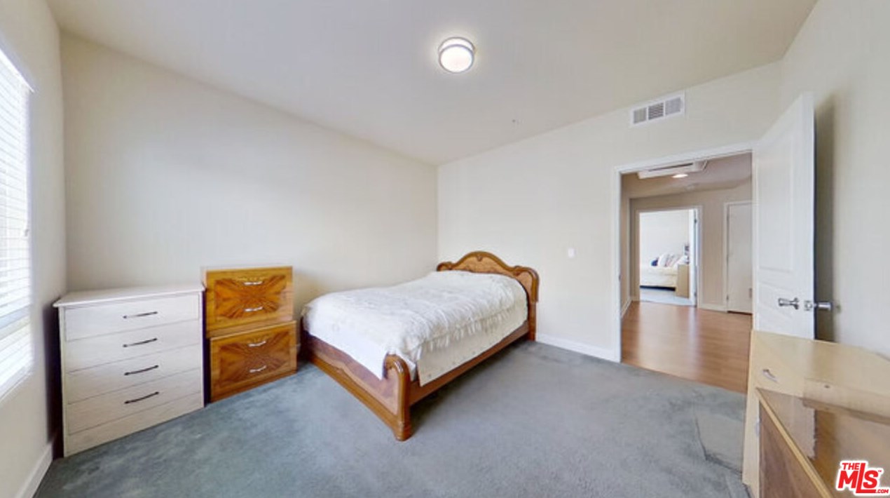 2321 10th St, Los Angeles CA 90006-2006 exterior