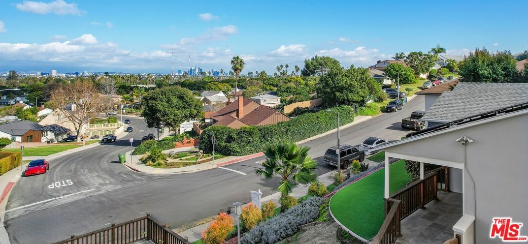 5220 Sanchez Dr, Los Angeles CA  90008-1117 exterior