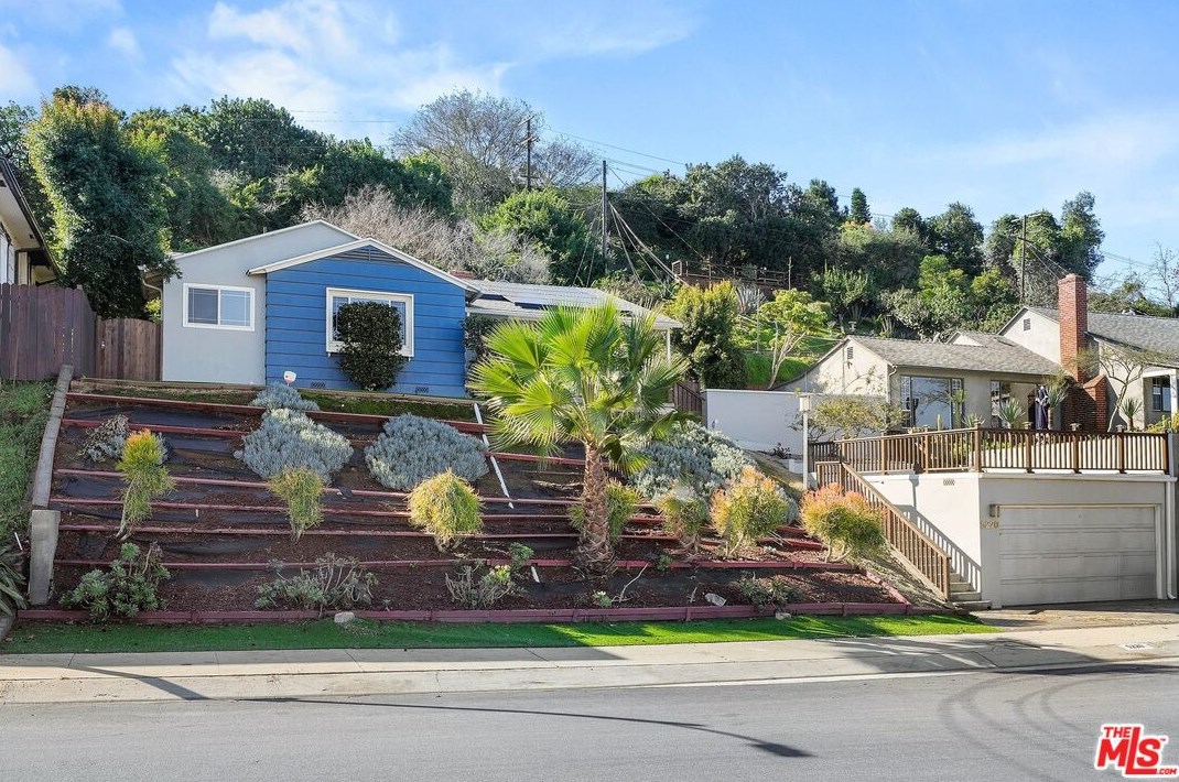 5220 Sanchez Dr, Los Angeles CA  90008-1117 exterior