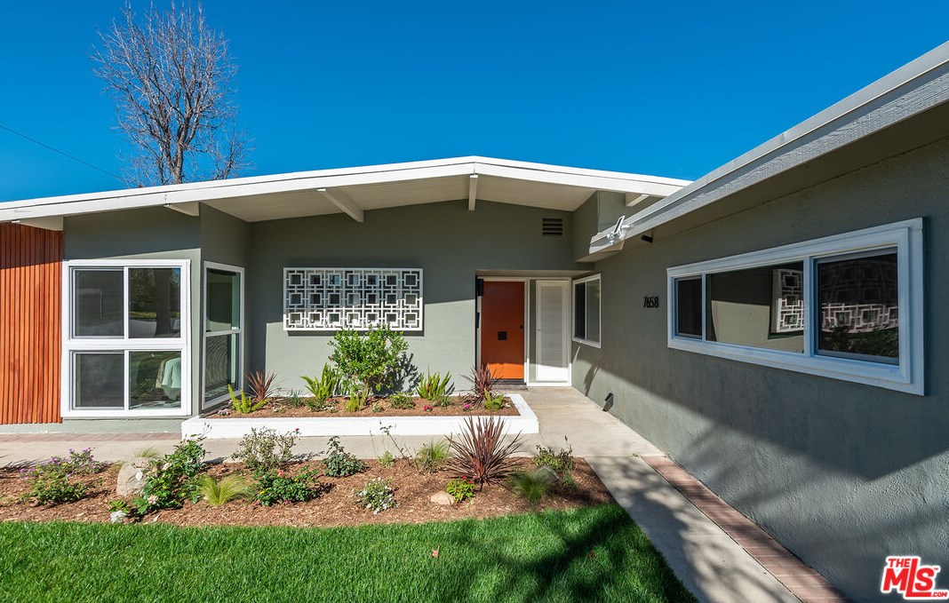 7658 Lindley Ave, Los Angeles CA  91335-2146 exterior