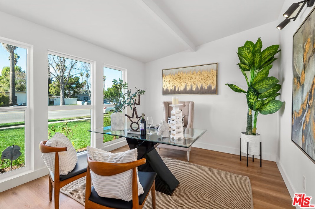 7658 Lindley Ave, Los Angeles CA  91335-2146 exterior