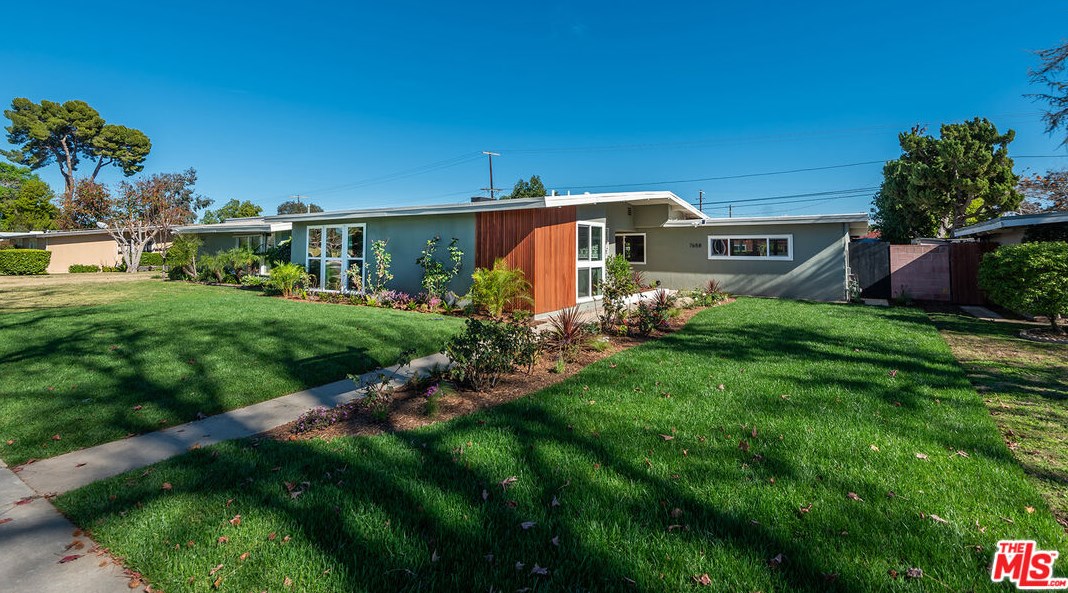 7658 Lindley Ave, Los Angeles CA  91335-2146 exterior