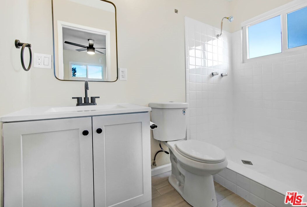 16221 La Joya Ct, Victorville CA  92395-3621 exterior