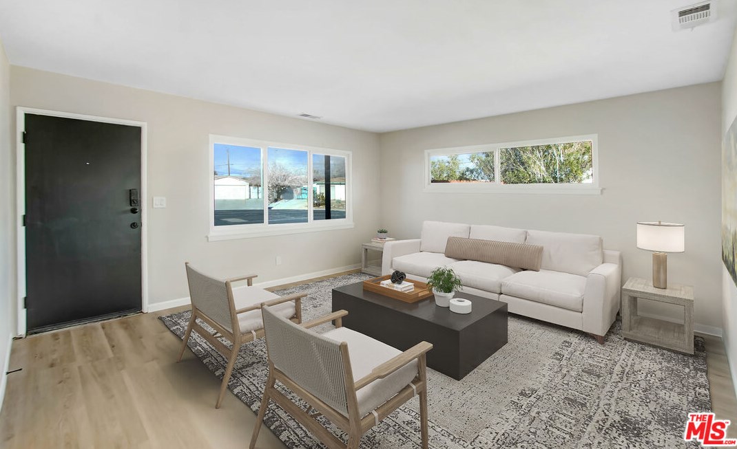 16221 La Joya Ct, Victorville CA  92395-3621 exterior