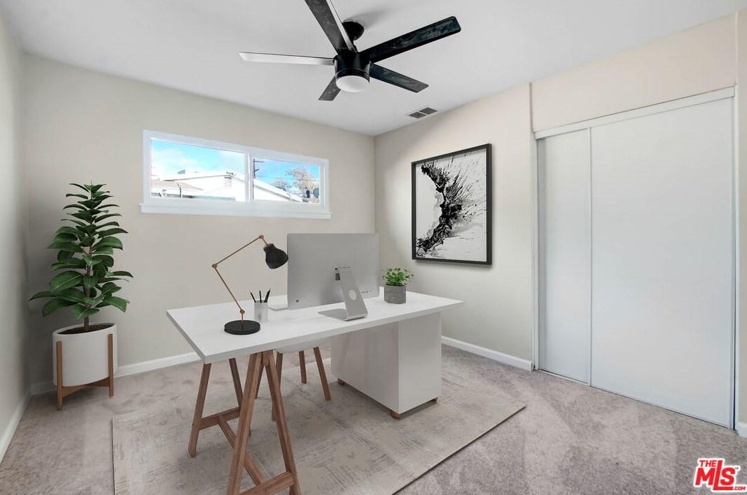 16221 La Joya Ct, Victorville CA  92395-3621 exterior