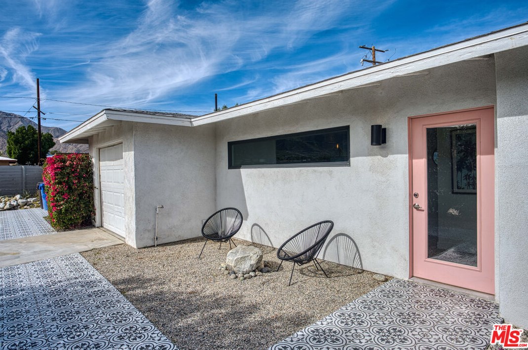 500 Palm Vista Dr, Palm Springs CA  92262-1495 exterior