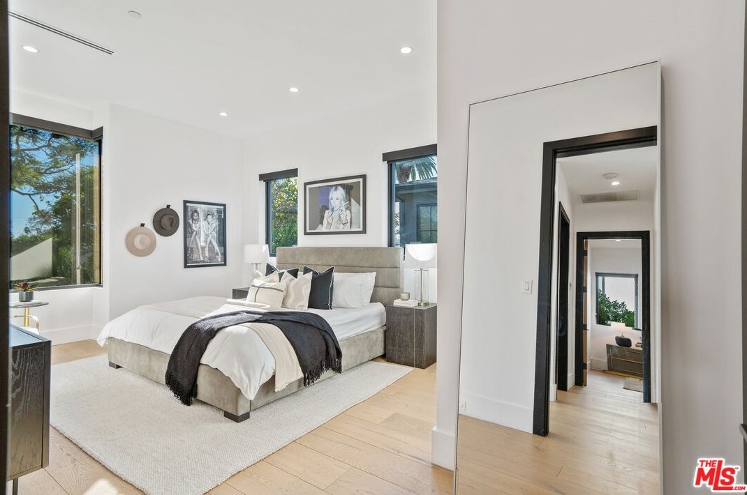 833 Spaulding Ave, Los Angeles CA  90036-4607 exterior