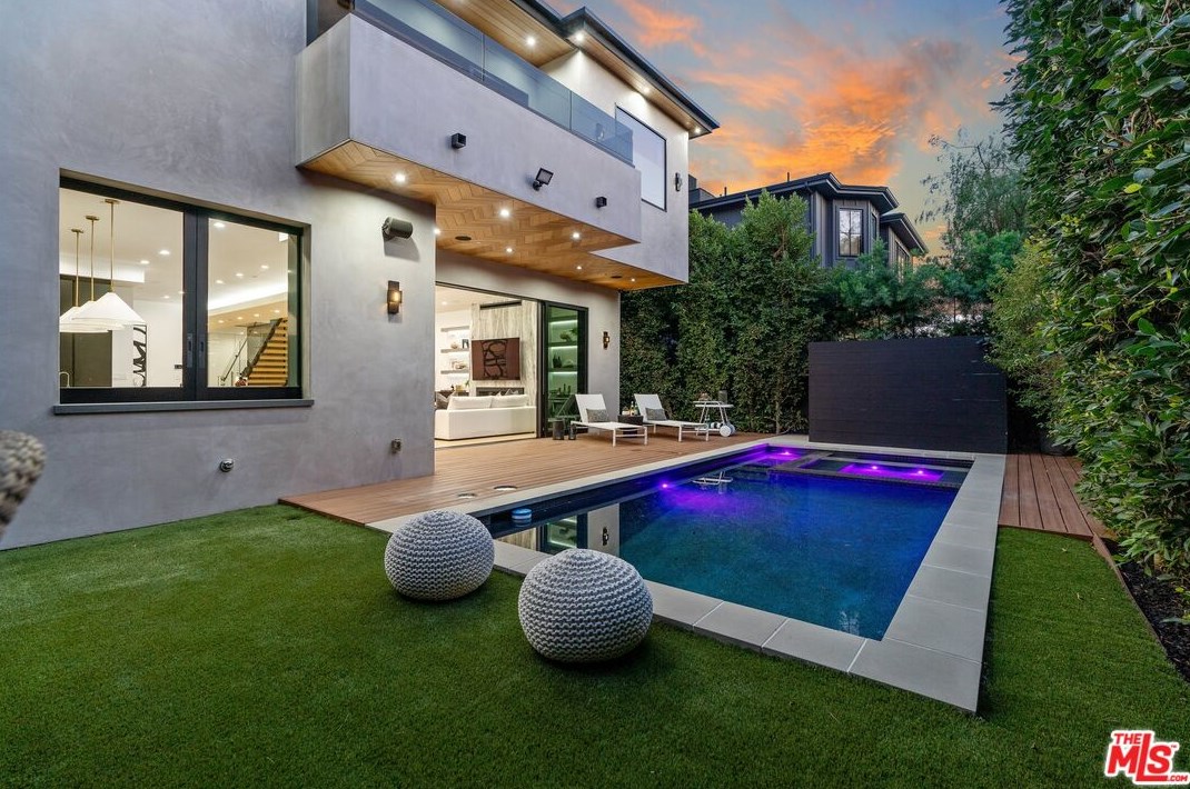 833 Spaulding Ave, Los Angeles CA  90036-4607 exterior