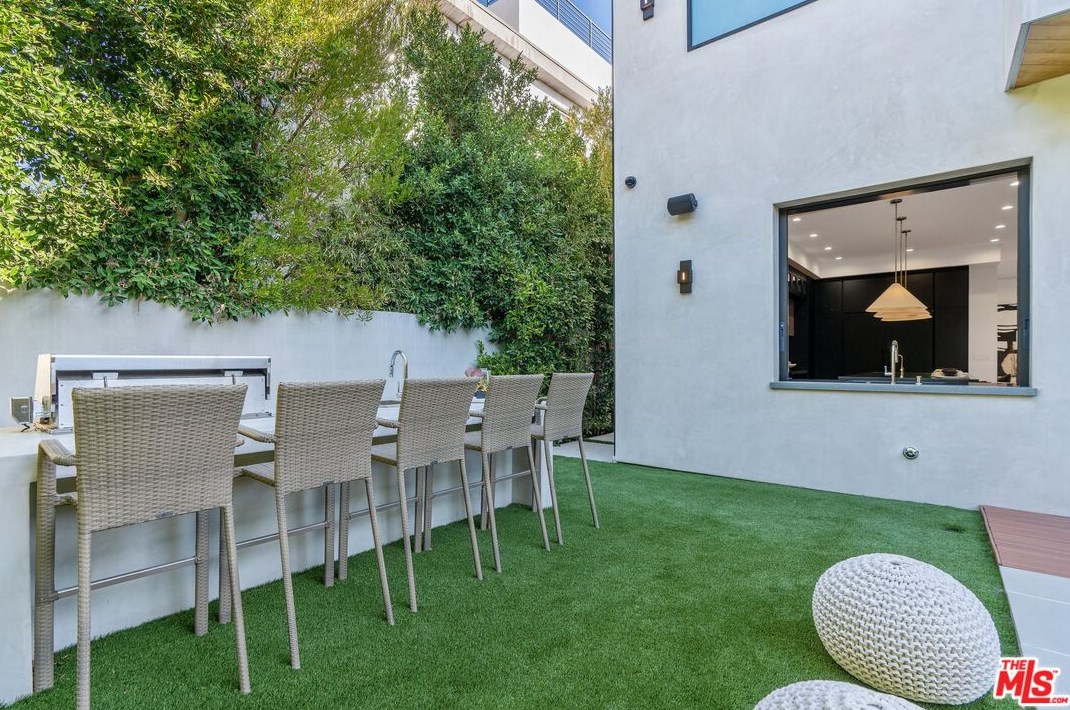 833 Spaulding Ave, Los Angeles CA  90036-4607 exterior