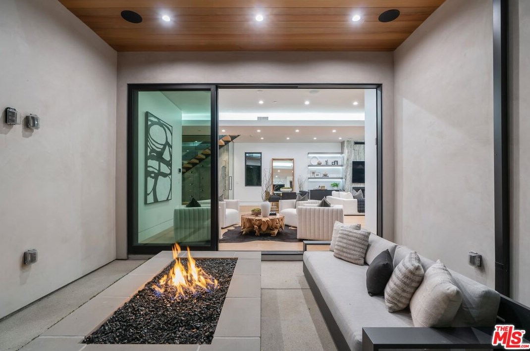 833 Spaulding Ave, Los Angeles CA  90036-4607 exterior