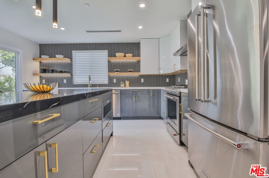 10836 Lawler St, Los Angeles CA  90034-5413 exterior