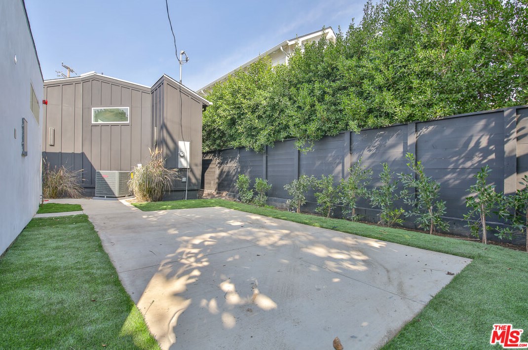 10836 Lawler St, Los Angeles CA  90034-5413 exterior