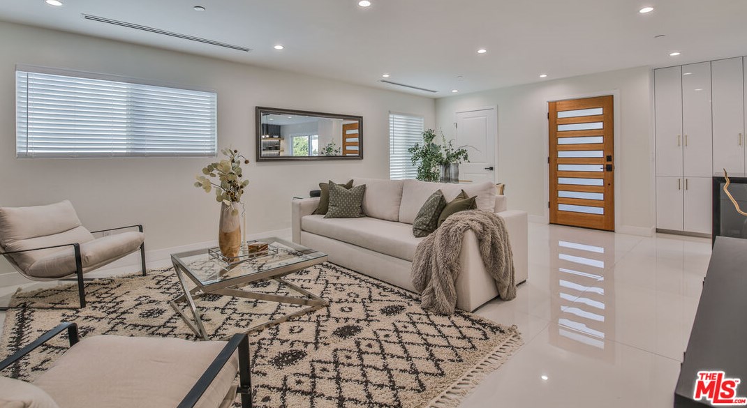 10836 Lawler St, Los Angeles CA  90034-5413 exterior