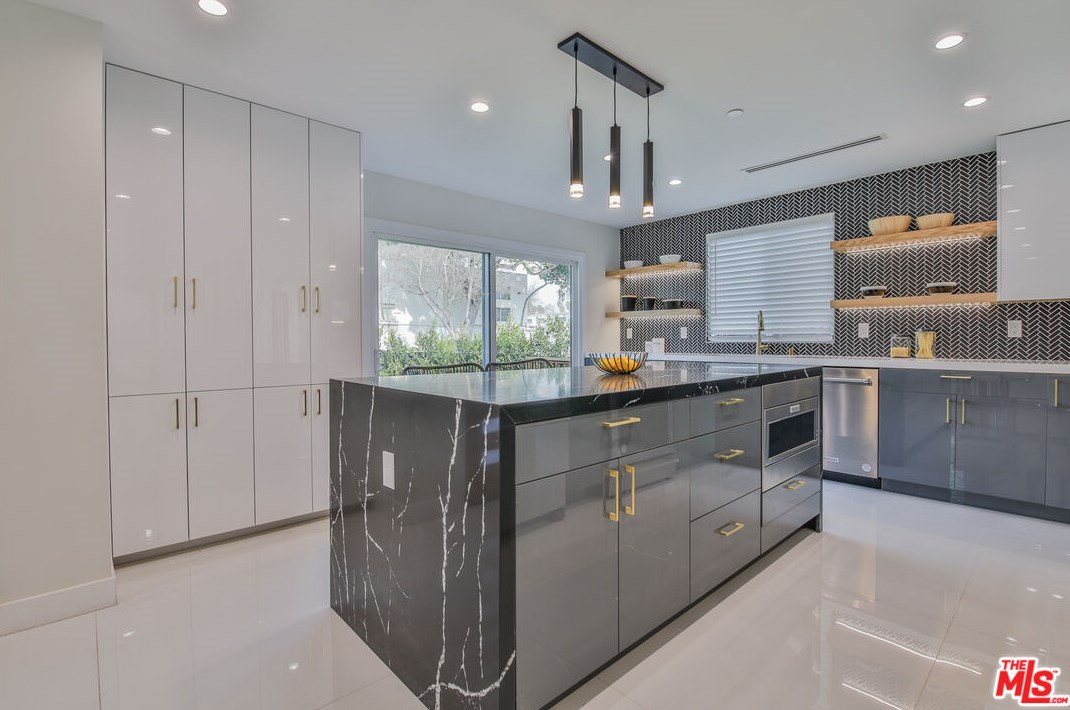 10836 Lawler St, Los Angeles CA  90034-5413 exterior