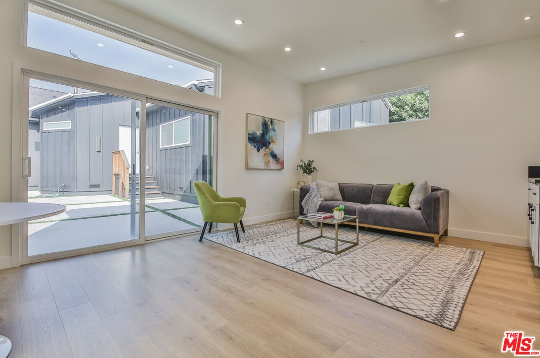 10836 Lawler St, Los Angeles CA  90034-5413 exterior