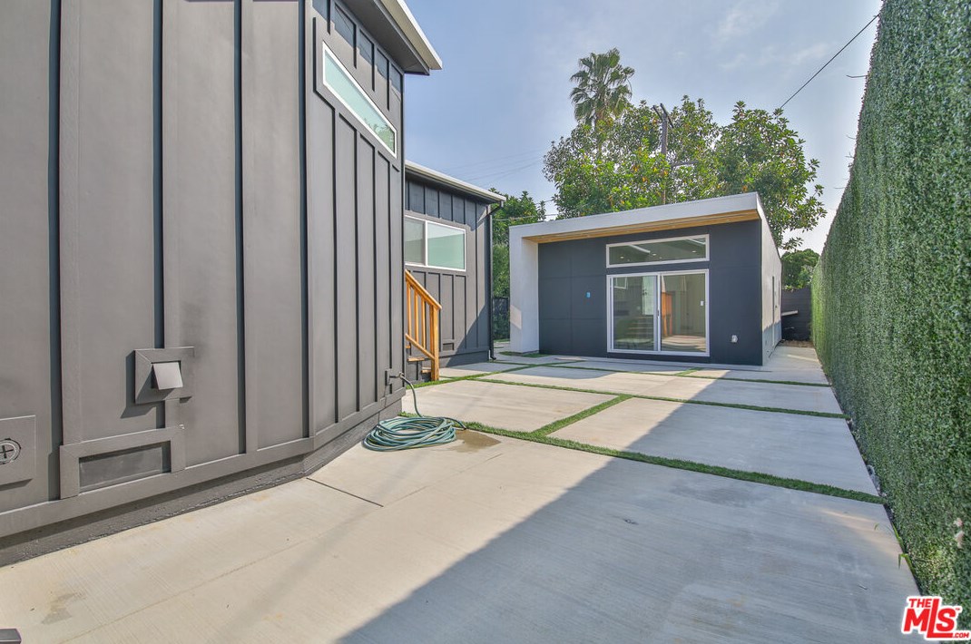 10836 Lawler St, Los Angeles CA  90034-5413 exterior