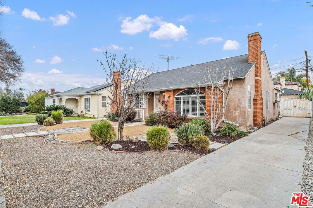 3850 Grayburn Ave, Los Angeles CA  90008-1941 exterior