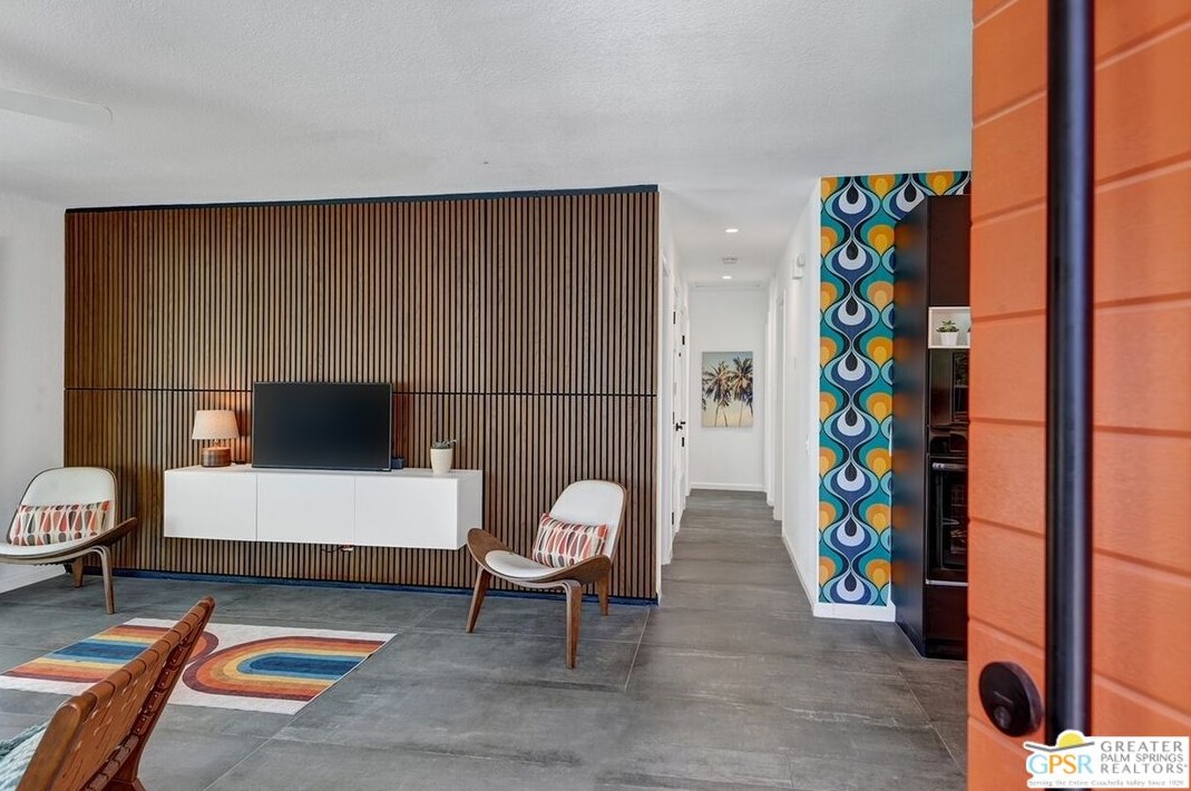 2221 Francis Dr, Palm Springs CA  92262-2553 exterior